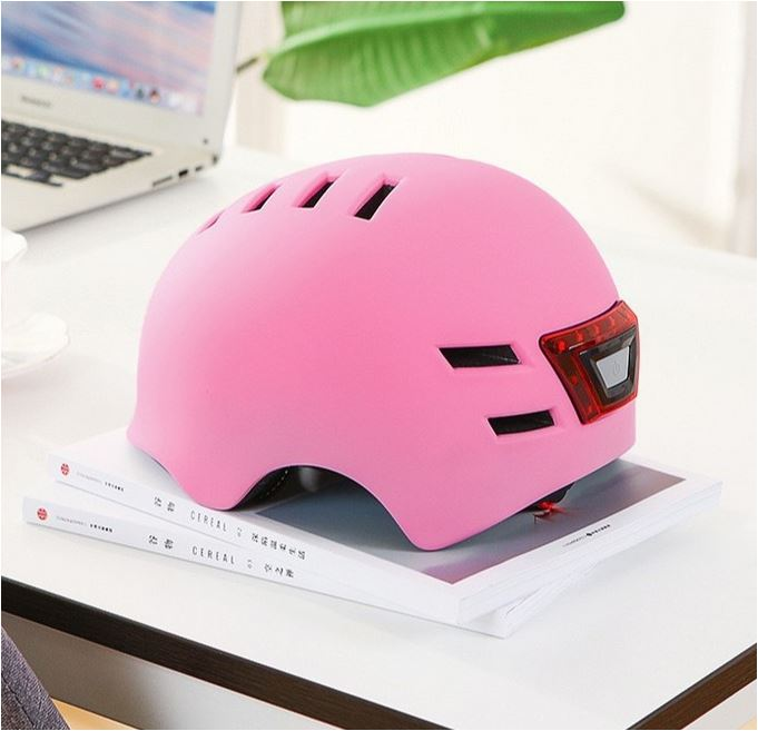 کلاه ایمنی هوشمند دارای چراغ مخصوص دوچرخه و اسکوتر