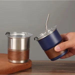 ماگ استیل ضدزنگ ۳۰۴ با طراحی مدرن و نی و کاور عایق