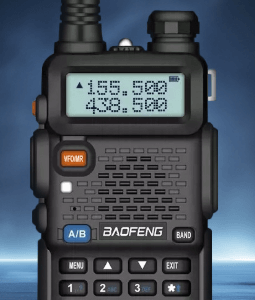بی‌سیم دستی دوال‌بند BaoFeng مدل UV-5R مناسب طبیعت‌گردی و خودرو